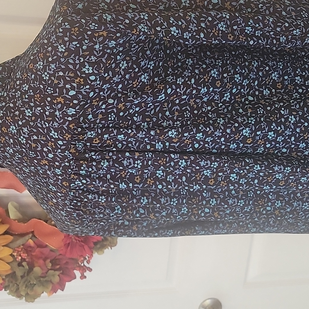 Ann Taylor LOFT Button Front Top - Picture 6 of 9